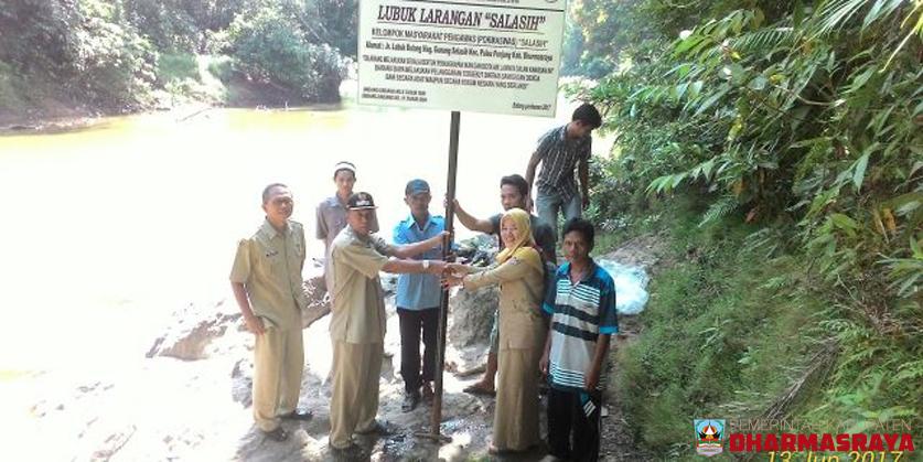 Dinas Pangan Dan Perikanan Dharmasraya Serahkan Bantuan Benih Ikan Ke Masyarakat Jorong Sungai Bolik
