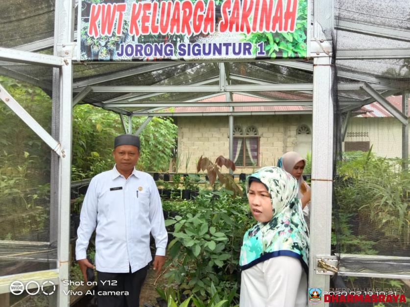 MONITORING DAN EVALUASI KELOMPOK WANITA TANI (KWT) KELUARGA SAKINAH OLEH KEPALA DINAS PANGAN DAN PERIKANAN