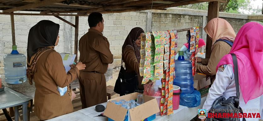 Pemeriksaan Jajanan Anak Sekolah di Wilayah Koto Baru