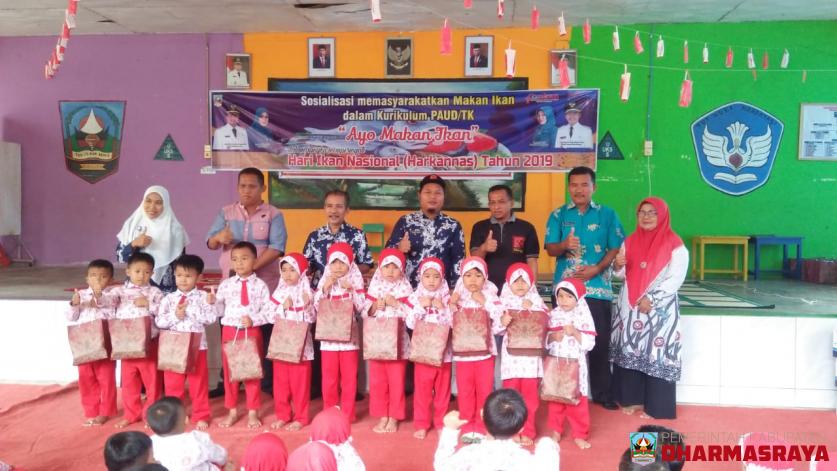 SOSIALISASI MEMASYARAKATKAN MAKAN IKAN DALAM KURIKULUM PAUD/TK DI LAKUKAN OLEH DINAS PANGAN DAN PERIKANAN